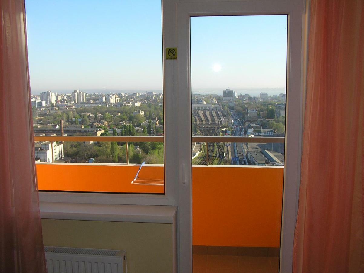 Orange Guest Rooms Odessa Esterno foto